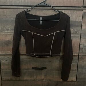 Kittenish crop long sleeve top